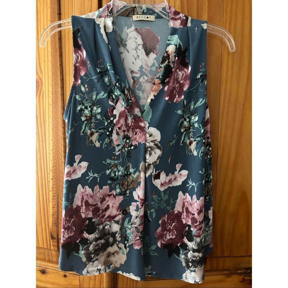 ***** 5 for $25 Beacon Vneck Floral Print Top